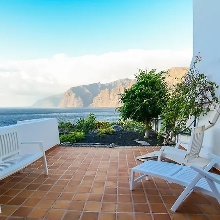 Vista Gigantes Puerto de Santiago (Tenerife)